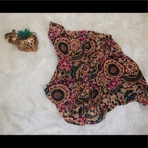 NWOT Live4Truth beautiful pattern short kimono